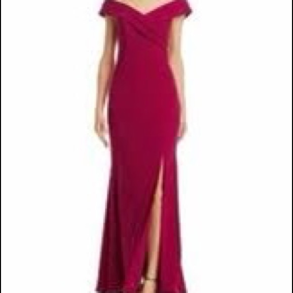 Elegant Aqua gown with slit. - Picture 2 of 2